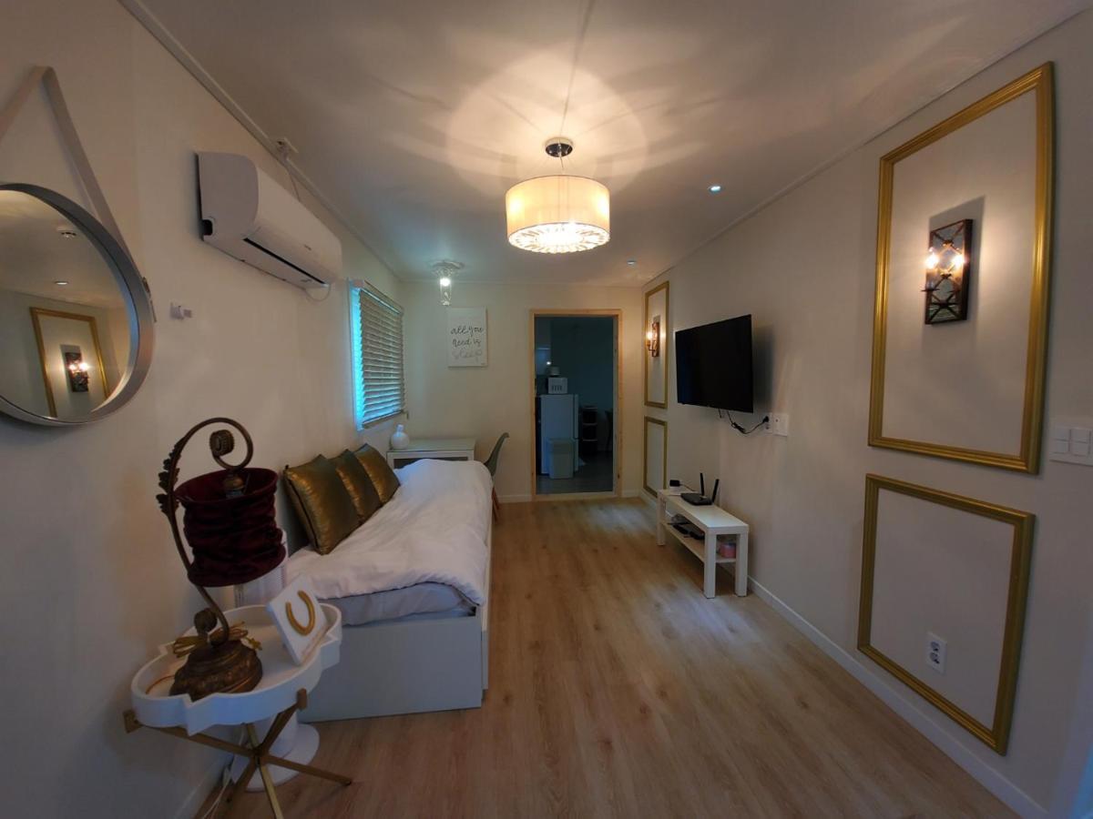 Hanihaus Sinchon-Ri Jeju Extérieur photo
